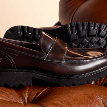 Sapatos que combinam com calça social masculina: 8 opções elegantes